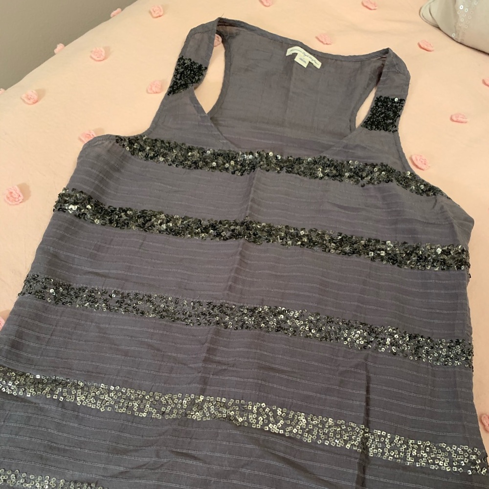 Embellished razor tank